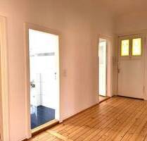 wunderschöne modernisierte 4 Zimmer Altbau Wohnung im 4 Familienhaus - Berlin Hermsdorf