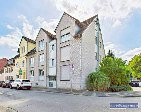 Ansicht Haus - Schicke, zentrale 3,5 Zimmer-Wohnung mit Terrasse - bezugsfrei ab 01.10.2025