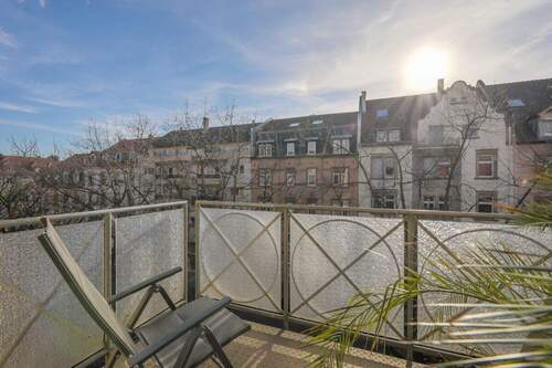 Balkon zur Straßenseite - 