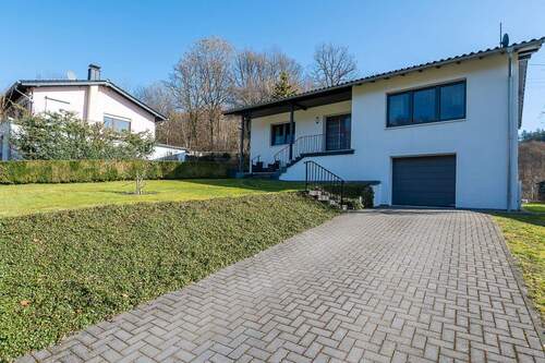 18365 Außenansicht - Freistehendes Einfamilienhaus in Waldrandlage Sankt Thomas - 2018 kernsaniert - 3 Schlafzimmer