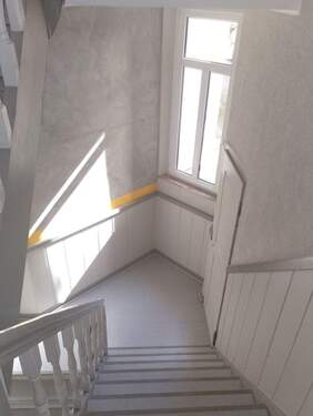 Treppenhaus - 2 Zimmer Etagenwohnung zur Miete in Nürnberg