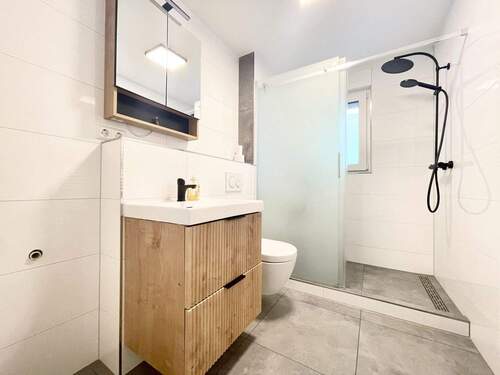 Modernes Tageslichtbad - 3 Zimmer Etagenwohnung zum Kaufen in Weil am Rhein