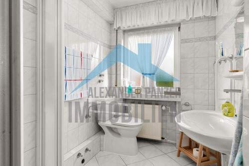 Erdgeschoss Badezimmer - 