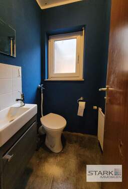 OG WC mit Waschbecken.jpg - 