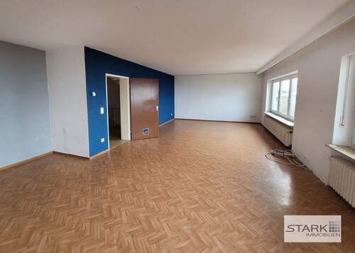 OG Wohnzimmer mit Eingang.jpg - 