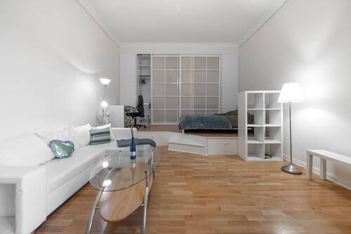 Wohnzimmer - 1 Zimmer Etagenwohnung zum Kaufen in Berlin