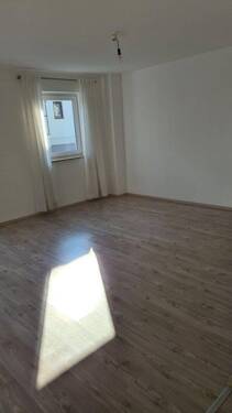 Wohnzimmer - Etagenwohnung mit 65,00 m&sup2; in Ingolstadt zur Miete