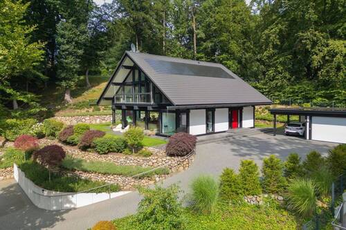zeitlose und hochwertige Fachwerk-Ästhetik - Einfamilienhaus mit 193,50 m² in Bendestorf zum Kaufen
