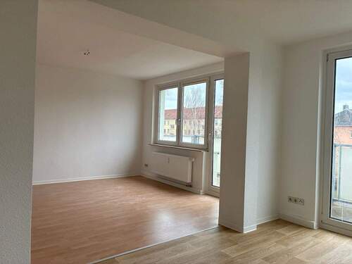 Wohn-Ess-Zimmerbereich schön hell - 