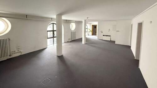 Empfangsbüro - 5 Zimmer Büro zum Kaufen in Villingen-Schwenningen