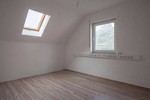 Arbeits-/Schlafzimmer - 