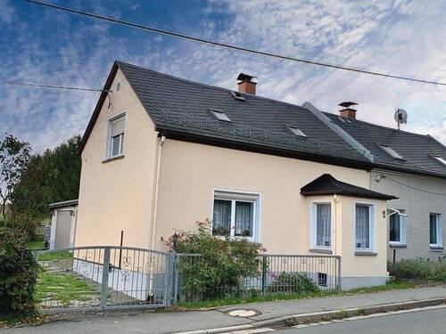 Hausansicht - 3 Zimmer Doppelhaushälfte zum Kaufen in Lauschgrün