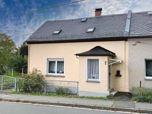 Hausansicht - 3 Zimmer Doppelhaushälfte in Lauschgrün