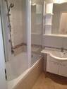 Bad mit Wanne - Wohnen über der Stadt schöne 2-R -Wohnung in MD- Stadtfeld-Ost,im DG ca.60m² zu vermieten !