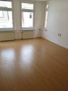 Wohnzimmer - 2 Zimmer Etagenwohnung in Magdeburg