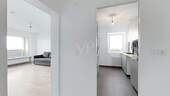 Diele Blick in Küche und Wohnzimmer - Etagenwohnung mit 84,00 m² in Berlin zum Kaufen