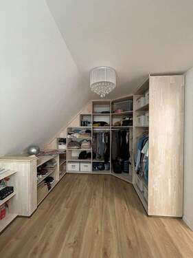 Ankleidezimmer im Dachgeschoss - 