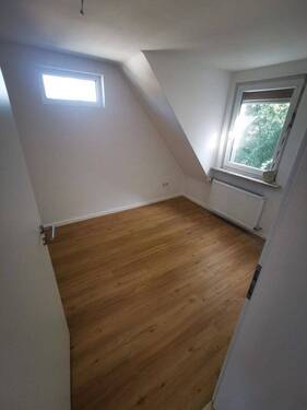 Bild 3 - 4 Zimmer Etagenwohnung in Mainz-Finthen