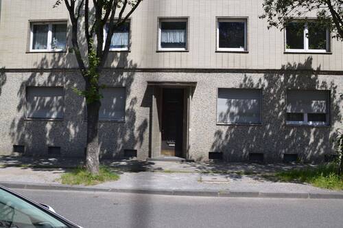 Kruppstr.4-Hauseingang - 1 Zimmer Etagenwohnung zur Miete in Stuttgart