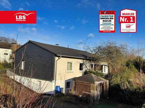 Süd-West- Ansicht - In beliebter Wohnlage - Einfamilienhaus mit Einliegerwohnung