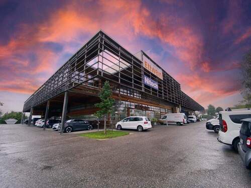 Objektansicht - Schöner Büroraum in von mehreren Betrieben genutztem Gebäude