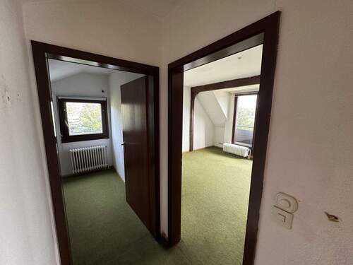  Zugang zu beiden Zimmern OG - 