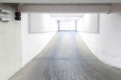 Tiefgaragenzufahrt(1) - 