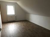 Wohnzimmer - Tolle Dachgeschosswohnung (2. OG) Sofort verfügbar