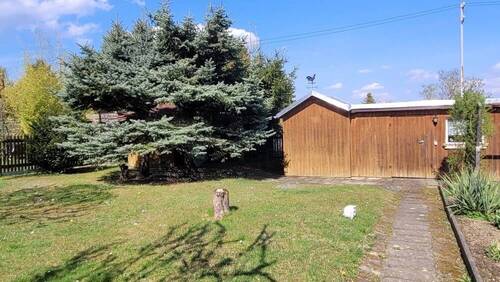 hinterer Gartenbereich mit Geräteschuppen - 