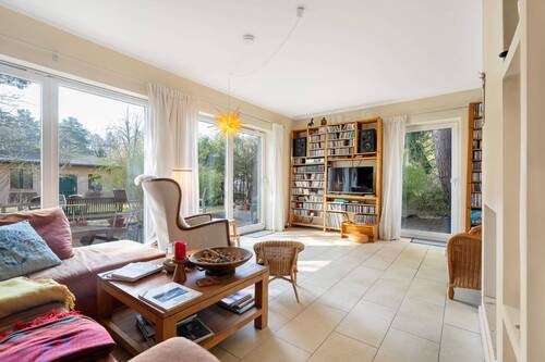 Wohnzimmer - 4 Zimmer Einfamilienhaus zum Kaufen in Hohen Neuendorf