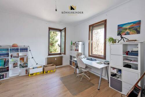 OG: Schlafzimmer/ Büro - 