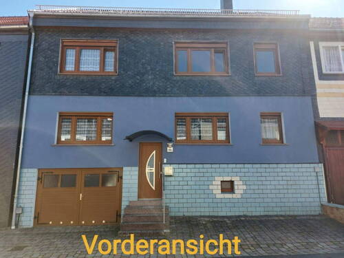 Hausansicht - Günstiges, saniertes 7-Raum-Reihenhaus in Ilmenau Wolfsberg