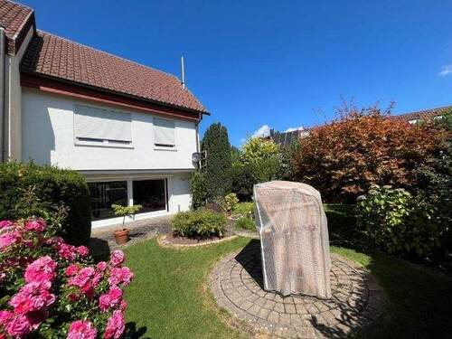 Hausansicht mit Garten - 5 Zimmer Reihenendhaus zur Miete in Kressbronn am Bodensee