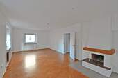 Wohnzimmer mit Kamin - 