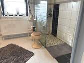 Bad mit Dusche im OG - 