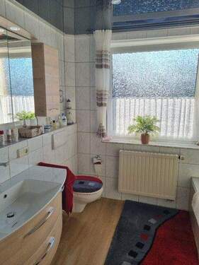 Badezimmer - 4 Zimmer Doppelhaushälfte zum Kaufen in Bad Laer