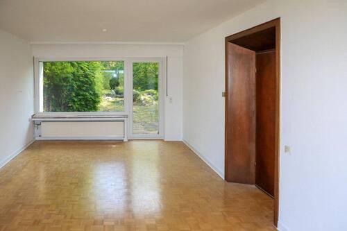 Wohnzimmer in Hauptwohnung - 