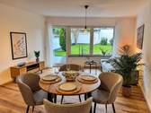 Ess-/ Wohnbereich - *TOP* modernisierte 4- Zimmer- Wohnung mit Garten und Doppelgarage