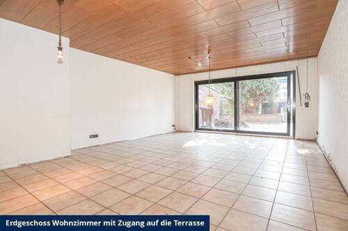 Erdgeschoss Wohnzimmer - 8 Zimmer Mehrfamilienhaus, Wohnhaus zum Kaufen in Neuss / Holzheim