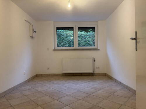 Zimmer unten leer - 