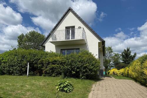 Bild 1 - Ruhe, Natur und ein Zuhause mit Herz- kleines Einfamilienhaus mit großem Garten