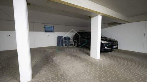 Tiefgaragenstellplätze - 