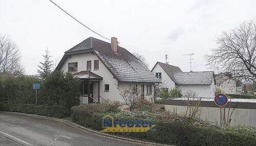 Hausansicht Nord/West - Gepflegt * Hell * Großzügig * EFH mit Einliegerwohnung + Garage und 2 Außenstellplätze!