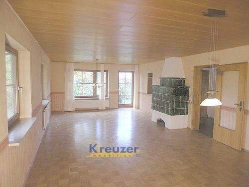 großes Wohn-/Esszimmer - 