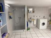 Hauswirtschaftsraum mit Dusche - 