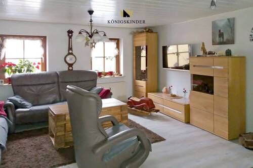 EG Wohnzimmer - 5 Zimmer Mehrfamilienhaus, Wohnhaus zum Kaufen in Beuren-Balzholz