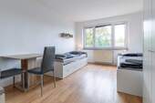 Wohn-/Schlafzimmer - 5 Zimmer Mehrfamilienhaus, Wohnhaus zum Kaufen in Salzwedel