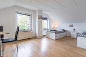 Wohn-/Schlafzimmer - 5 Zimmer Mehrfamilienhaus, Wohnhaus in Salzwedel