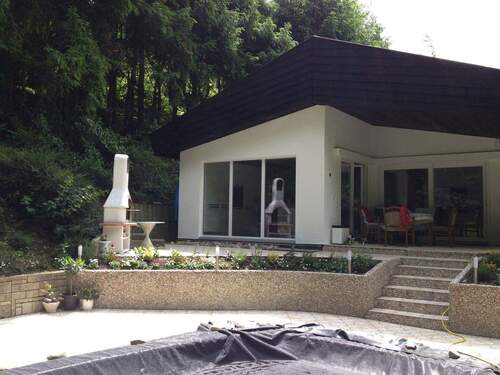 Hausansicht (Garten) - 7 Zimmer Einfamilienhaus zum Kaufen in Badenweiler-Schweighof