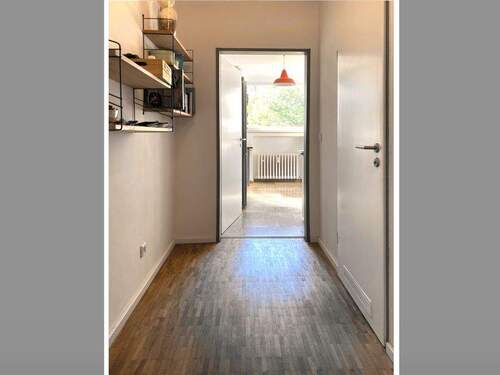 Diele - 3 Zimmer Etagenwohnung zum Kaufen in Krefeld